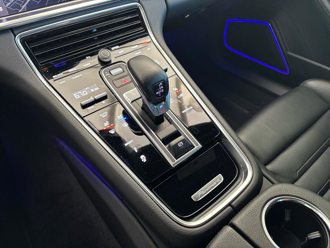 Used 2023 Porsche Panamera 4 Platinum Edition w/ Assistance Package image 25