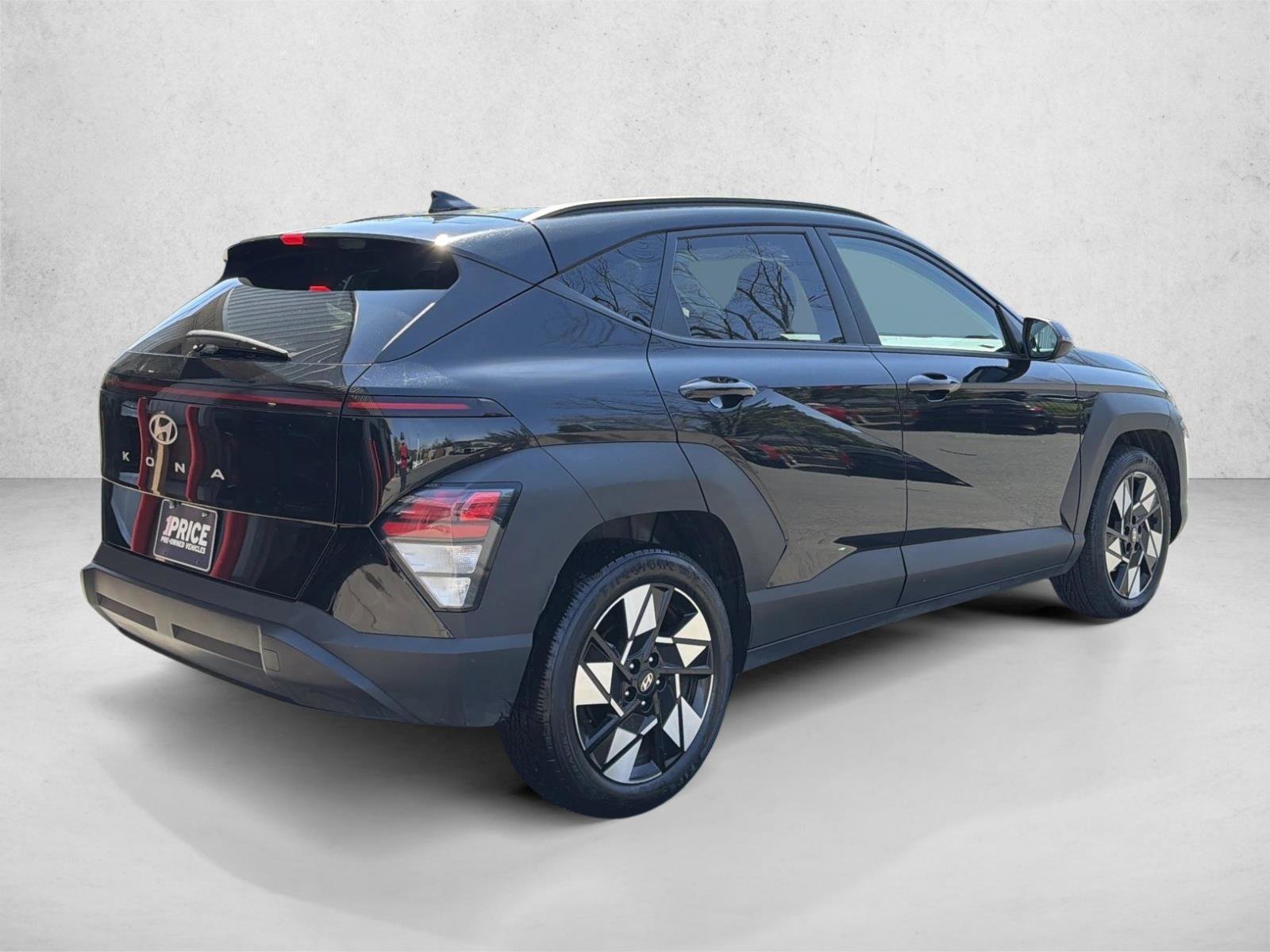 Used 2024 Hyundai Kona SEL FWD image 5