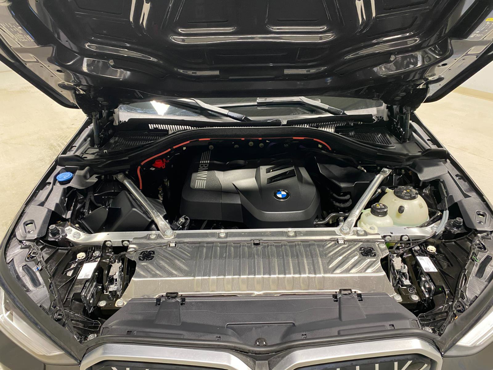 Certified 2025 BMW X3 xDrive30i w/ Convenience Package image 28