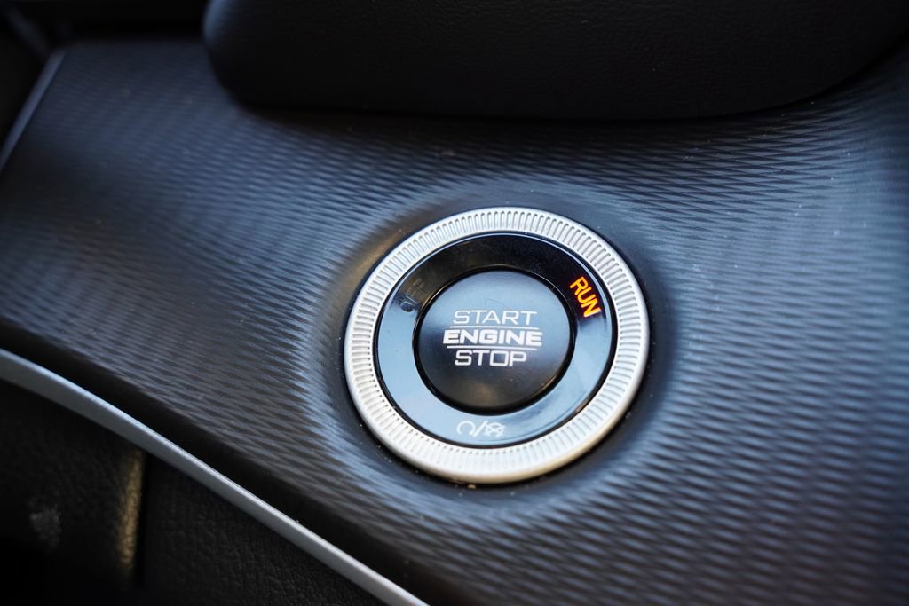 Certified 2025 Jeep Grand Cherokee Altitude image 27