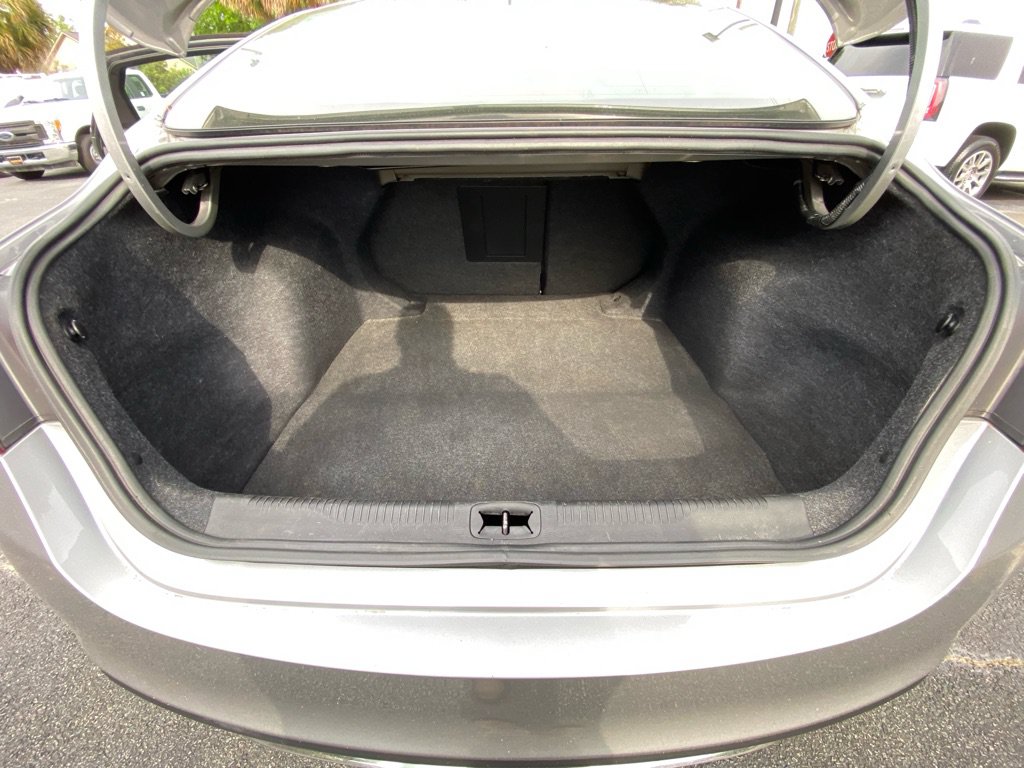Used 2017 Chrysler 200 Limited Platinum FWD image 34