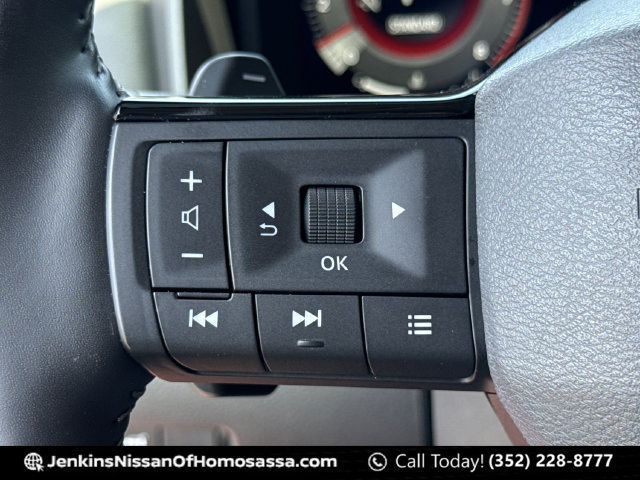 Certified 2025 Nissan Rogue SL FWD image 46