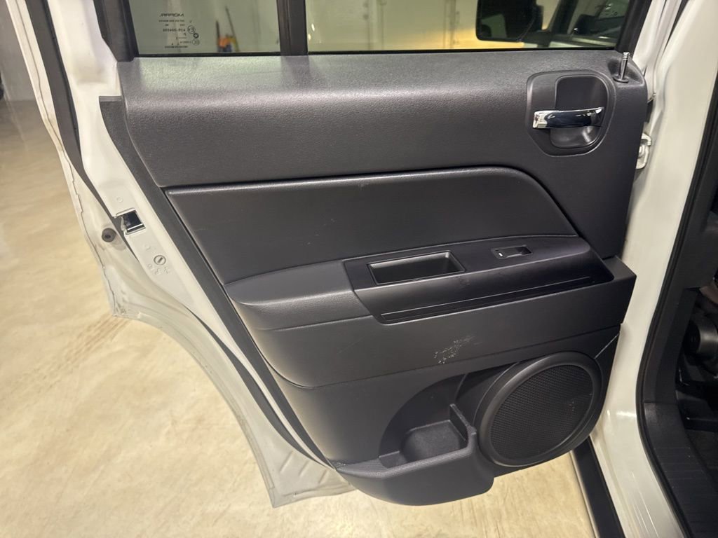 Used 2015 Jeep Patriot High Altitude image 28