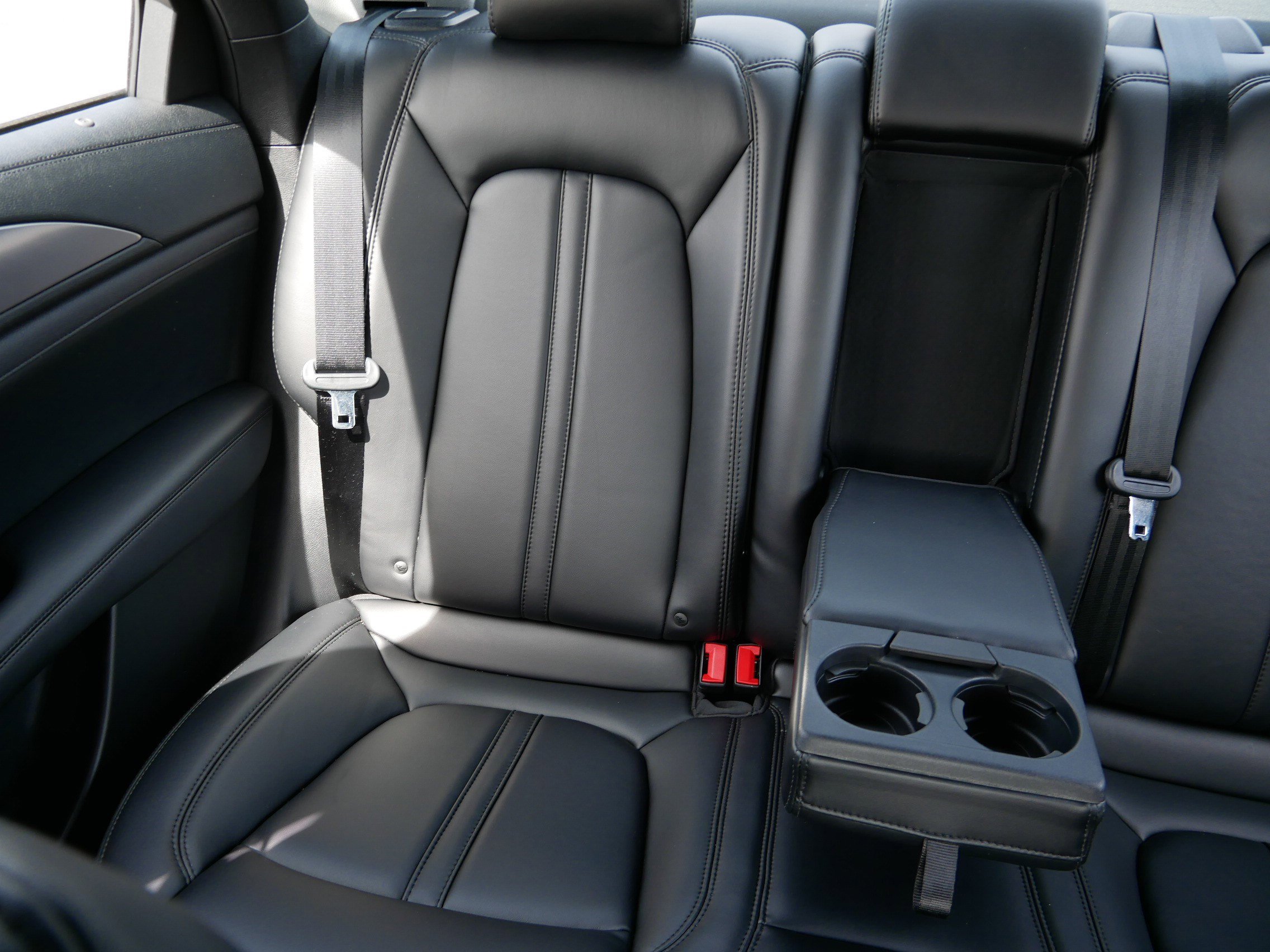 Used 2020 Lincoln MKZ w/ Convenience Package image 10