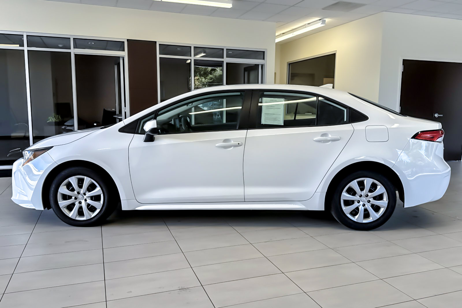 Used 2025 Toyota Corolla LE FWD image 7