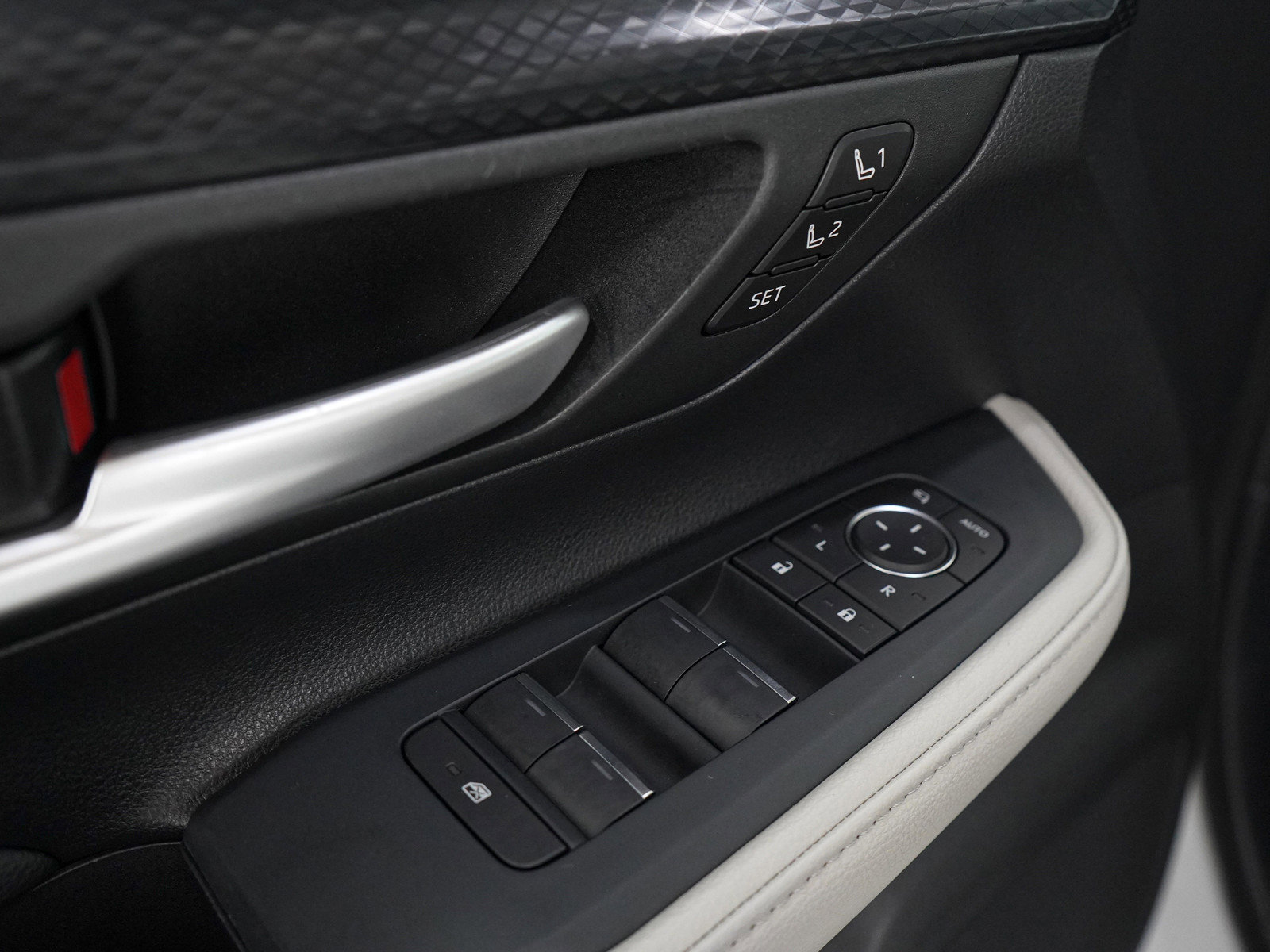 Used 2024 Toyota Grand Highlander AWD Hybrid image 24