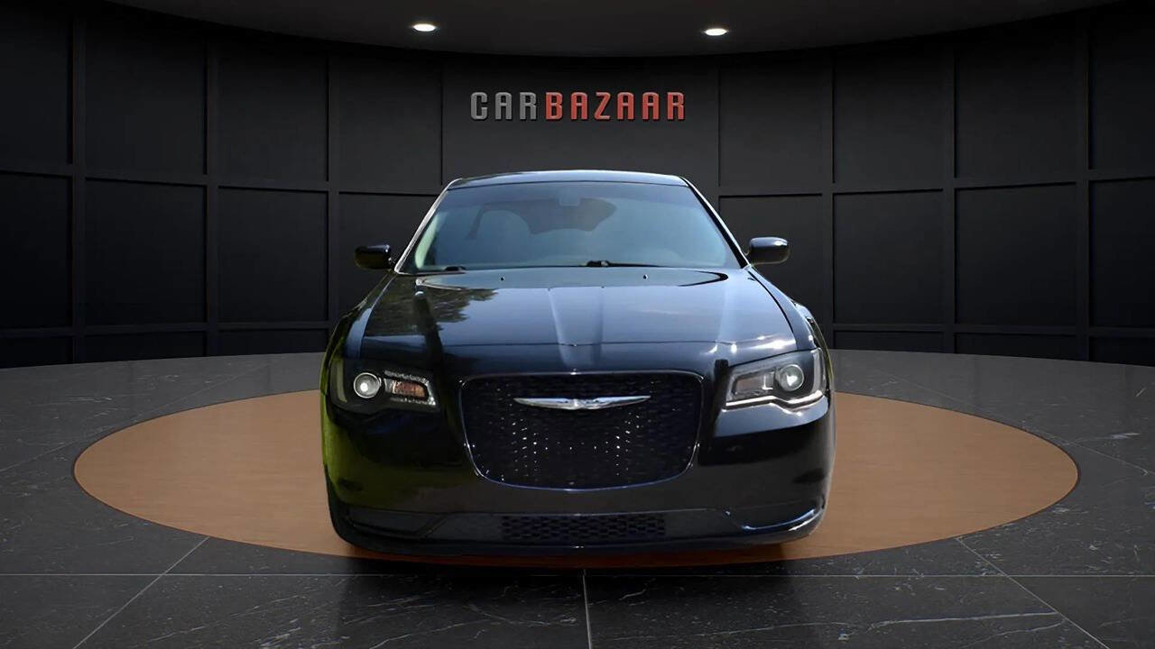 Used 2019 Chrysler 300 Touring w/ Sport Appearance Package image 5