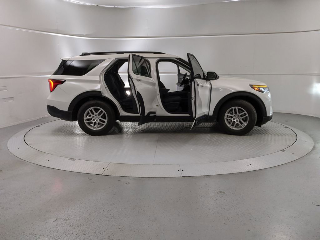 New 2025 Ford Explorer Active image 8