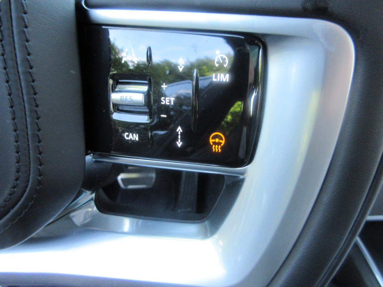 Used 2025 Land Rover Range Rover SE AWD/4WD image 58