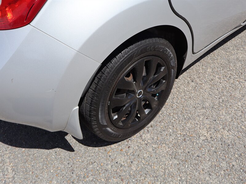 Used 2015 Nissan Versa Note S Plus FWD image 4