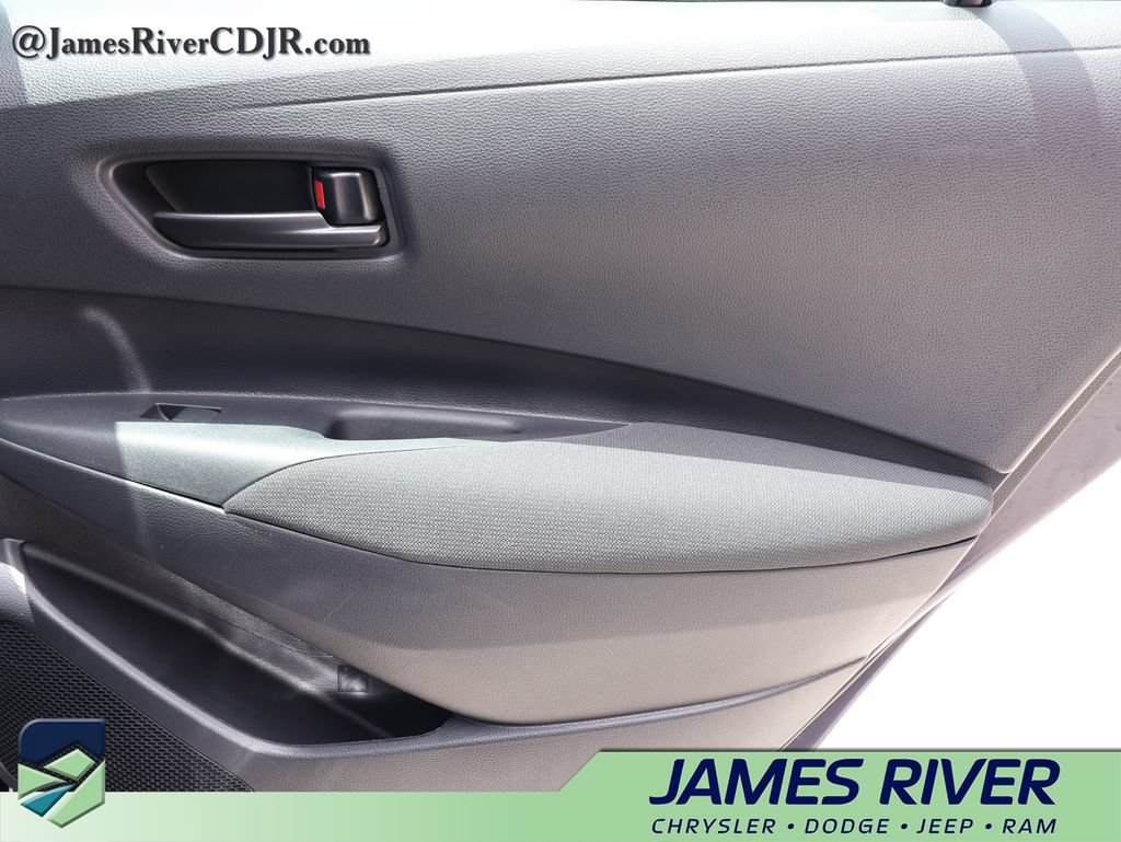 Used 2025 Toyota Corolla LE FWD image 11