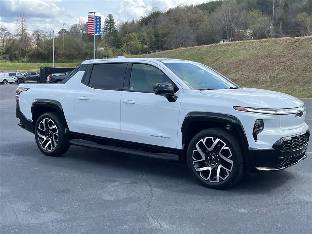 New 2025 Chevrolet Silverado EV RST image 5