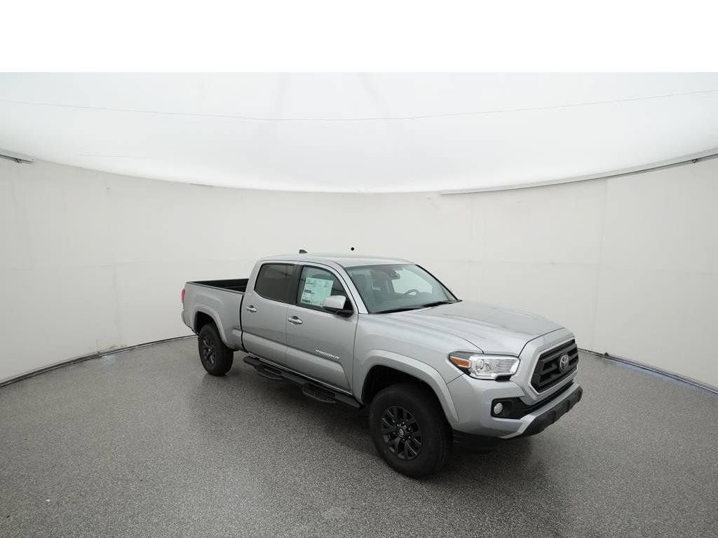 Used 2022 Toyota Tacoma SR5 w/ Technology Package AWD/4WD image 17