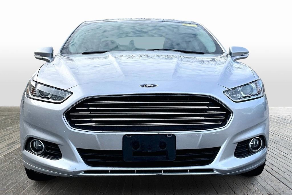 Used 2015 Ford Fusion SE w/ Equipment Group 202A image 2