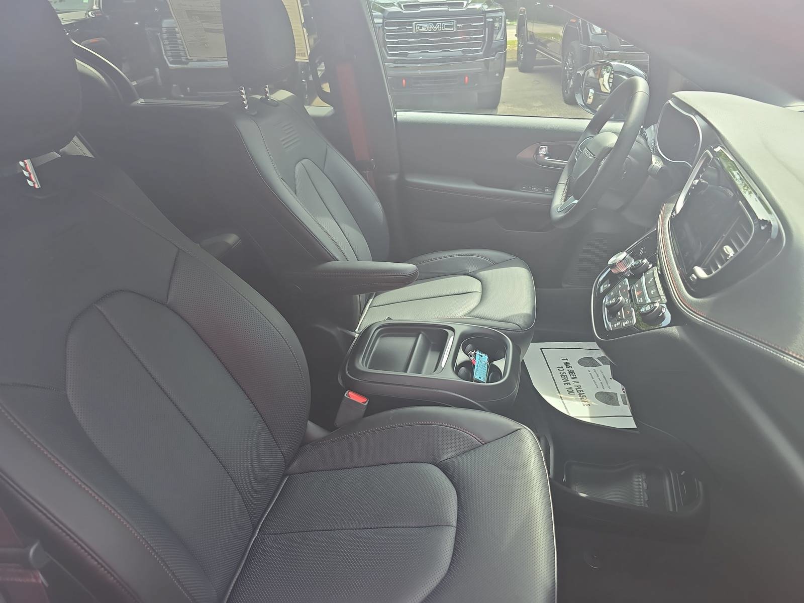 New 2027 Chrysler Pacifica Select FWD image 10
