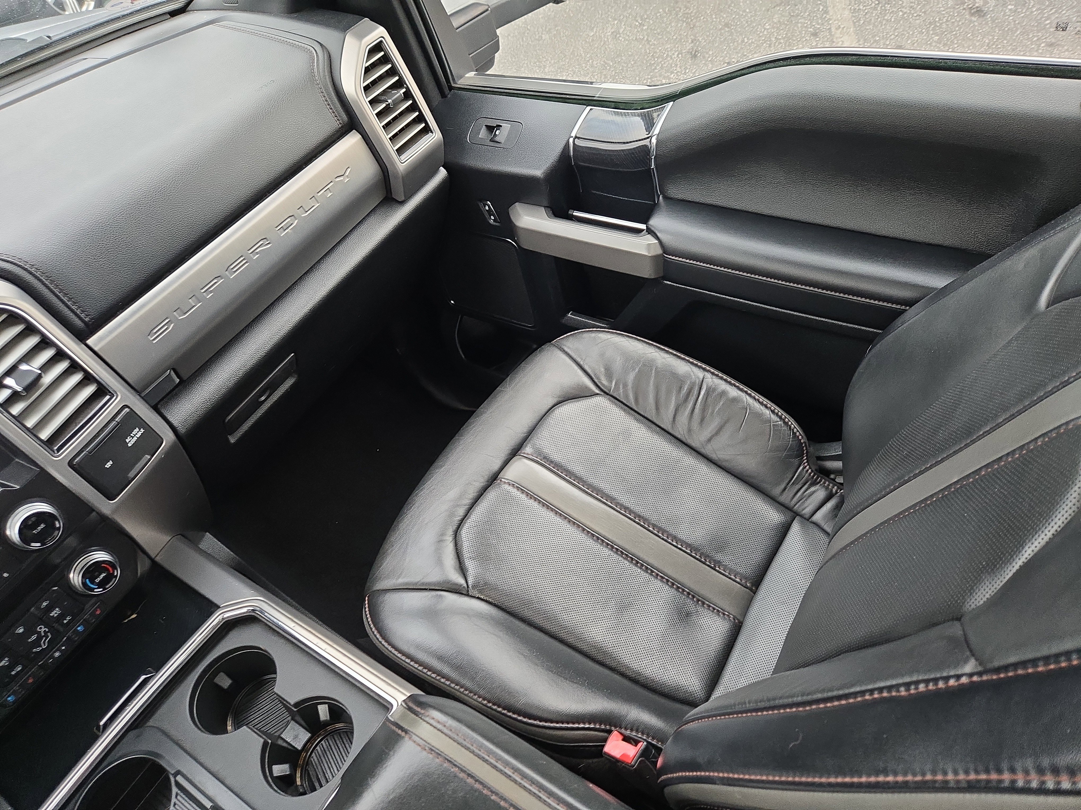 Used 2020 Ford F250 Platinum w/ FX4 Off-Road Package image 14