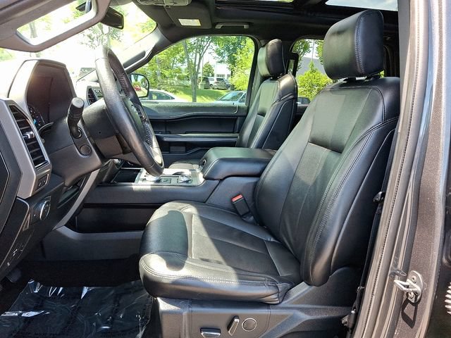 Used 2019 Ford Expedition XLT w/ Equipment Group 202A AWD/4WD image 13