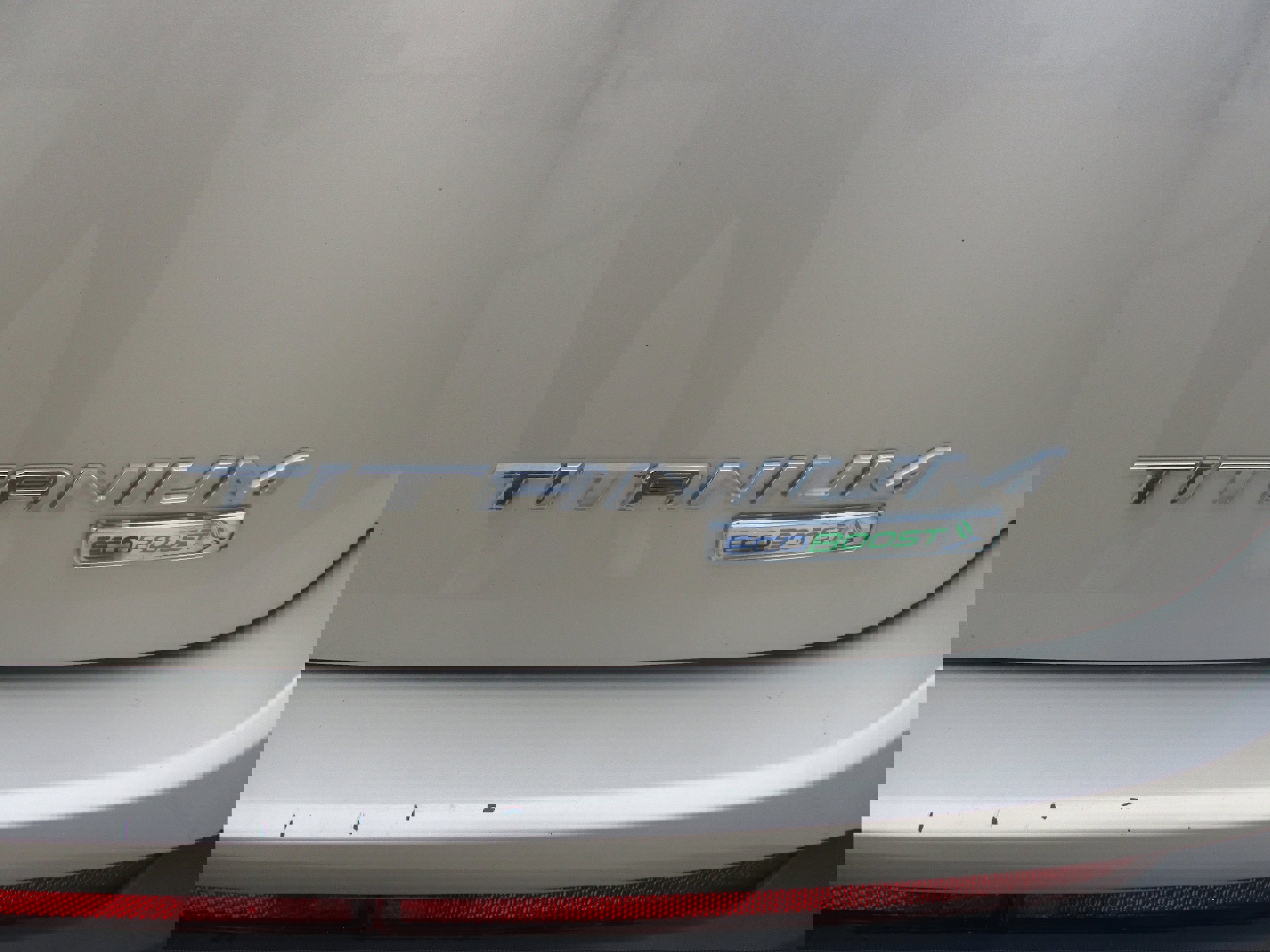 Used 2017 Ford Edge Titanium w/ Cold Weather Package FWD image 4