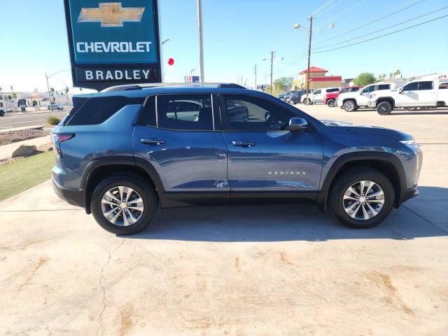 New 2026 Chevrolet Equinox LT w/ Convenience Package II FWD image 3