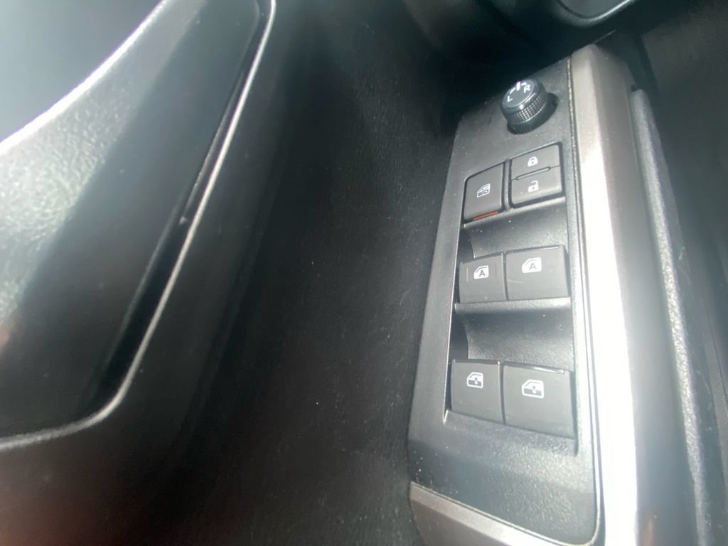 Used 2023 Toyota Tacoma SR5 AWD/4WD image 17