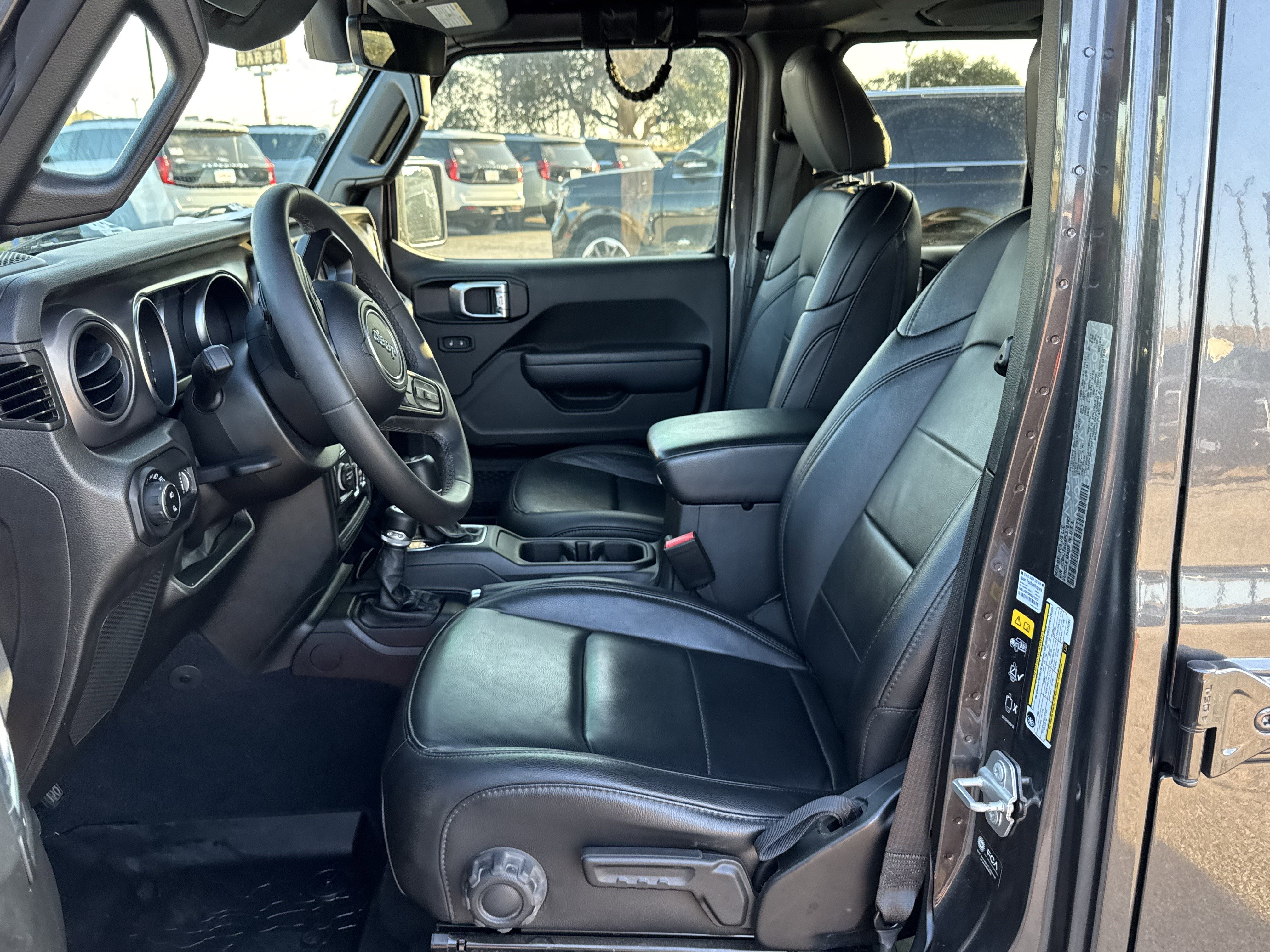 Used 2023 Jeep Gladiator Sport image 16