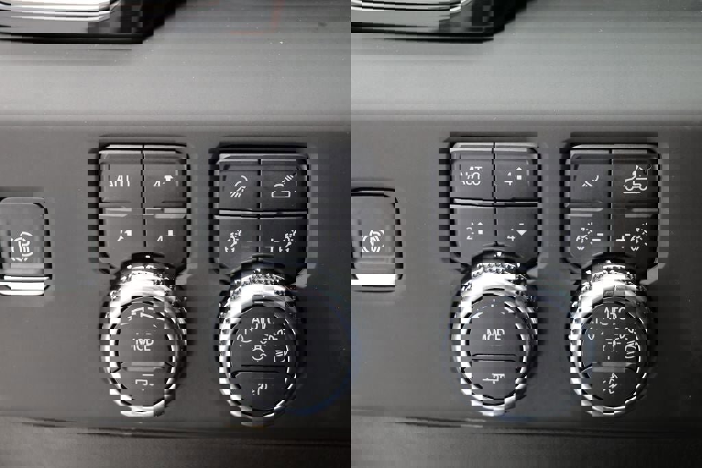 Used 2025 GMC Sierra 1500 AT4 w/ AT4 Premium Package image 39