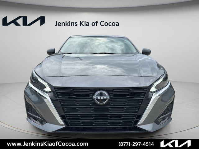 Used 2025 Nissan Altima 2.5 SV FWD image 12