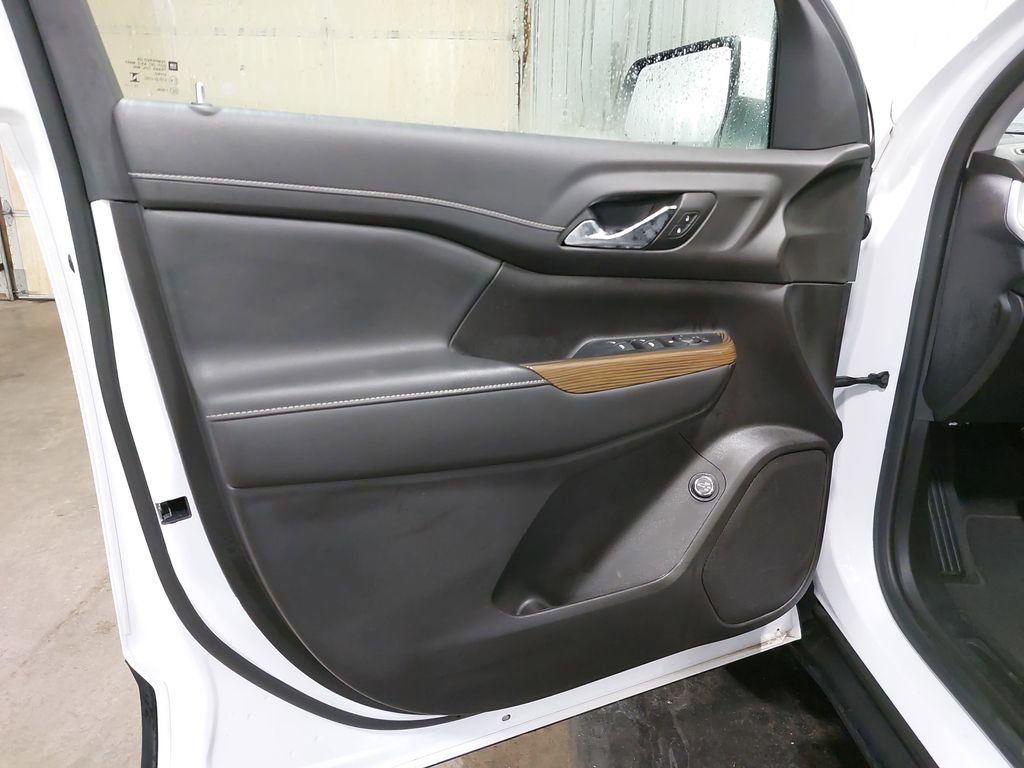 Used 2023 GMC Acadia SLE w/ Driver Convenience Package image 29