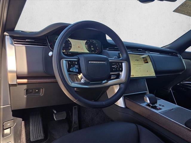Used 2025 Land Rover Range Rover SE AWD/4WD image 10