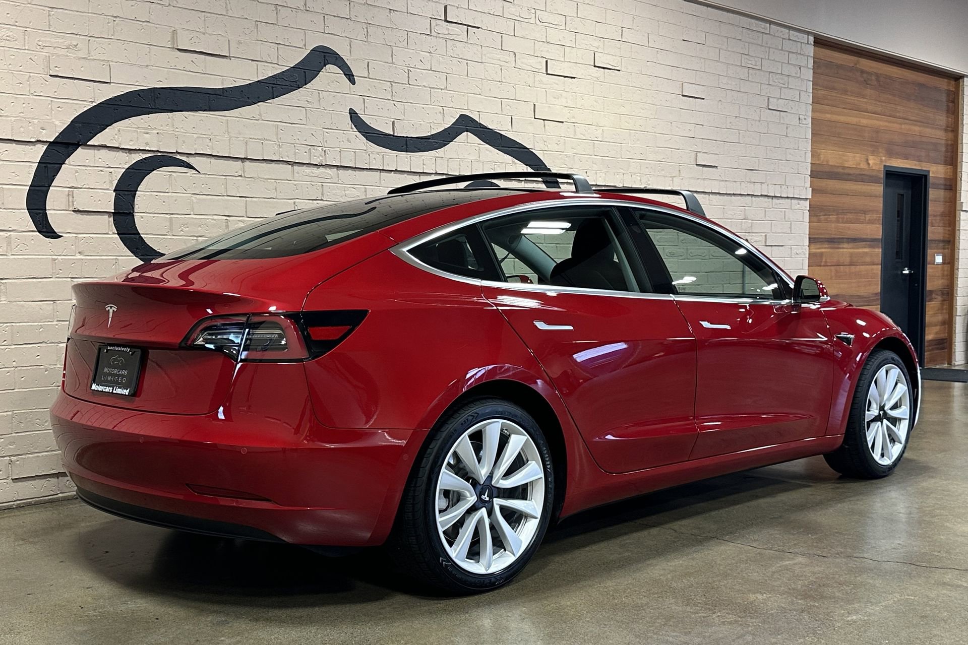 Used 2019 Tesla Model 3 Standard Range RWD image 4