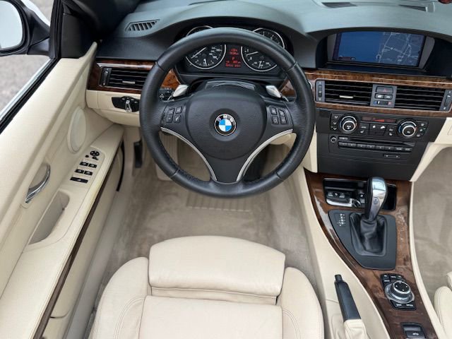 Used 2010 BMW 328i Convertible w/ Premium Pkg image 5