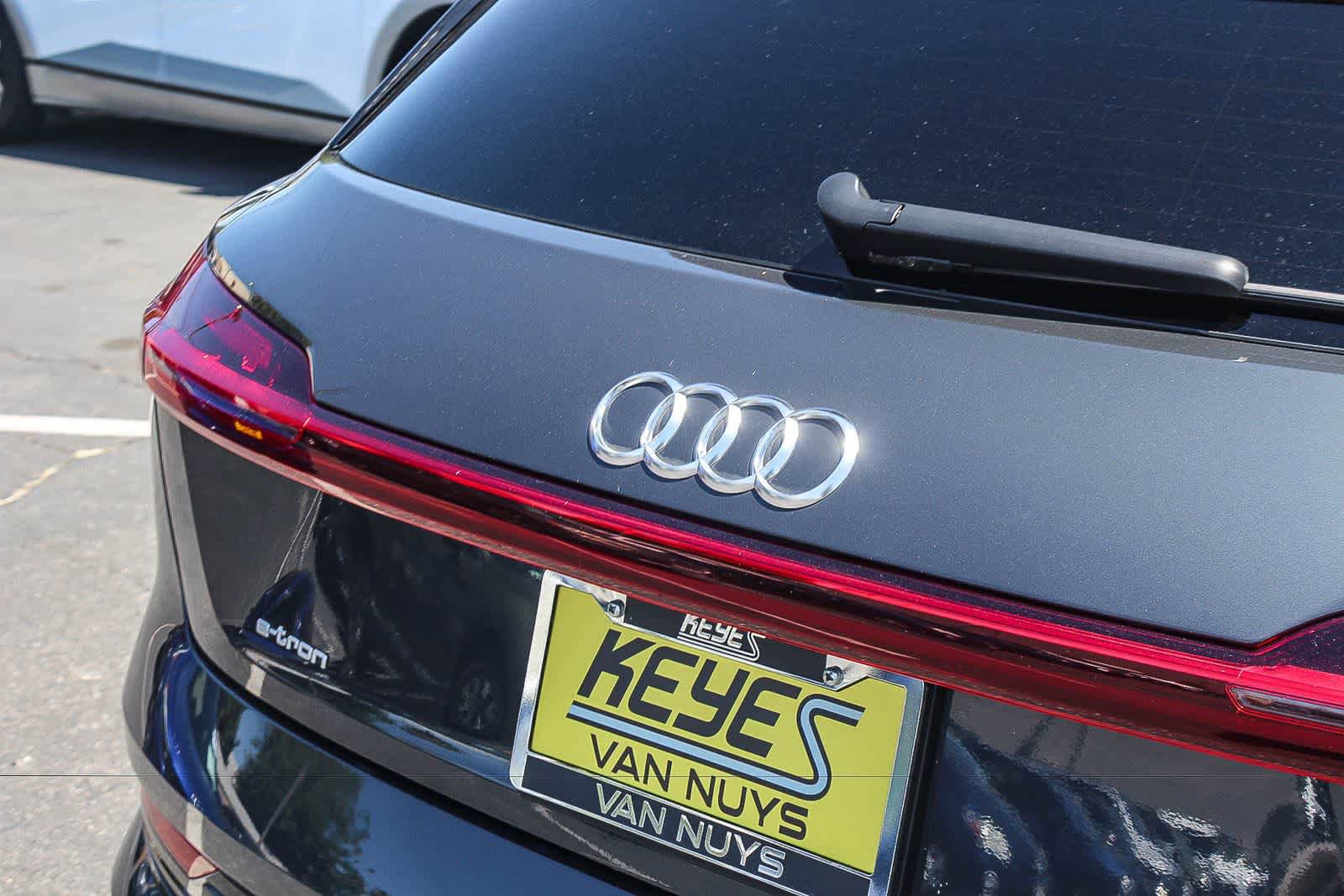Used 2019 Audi e-tron Prestige w/ Prestige Package AWD/4WD image 9