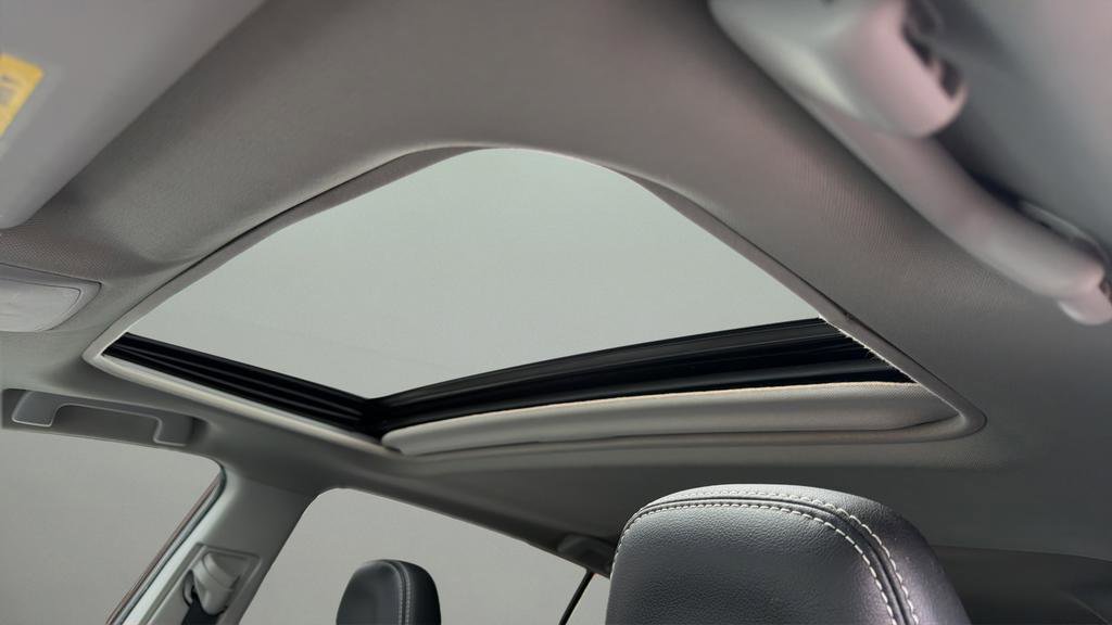 Used 2018 Toyota RAV4 Limited w/ All Weather Liner Package image 12