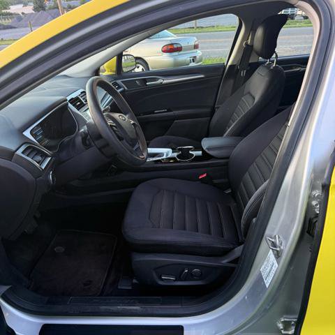 Used 2014 Ford Fusion SE FWD image 12