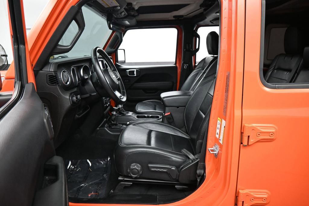 Used 2018 Jeep Wrangler Unlimited Sahara AWD/4WD image 11