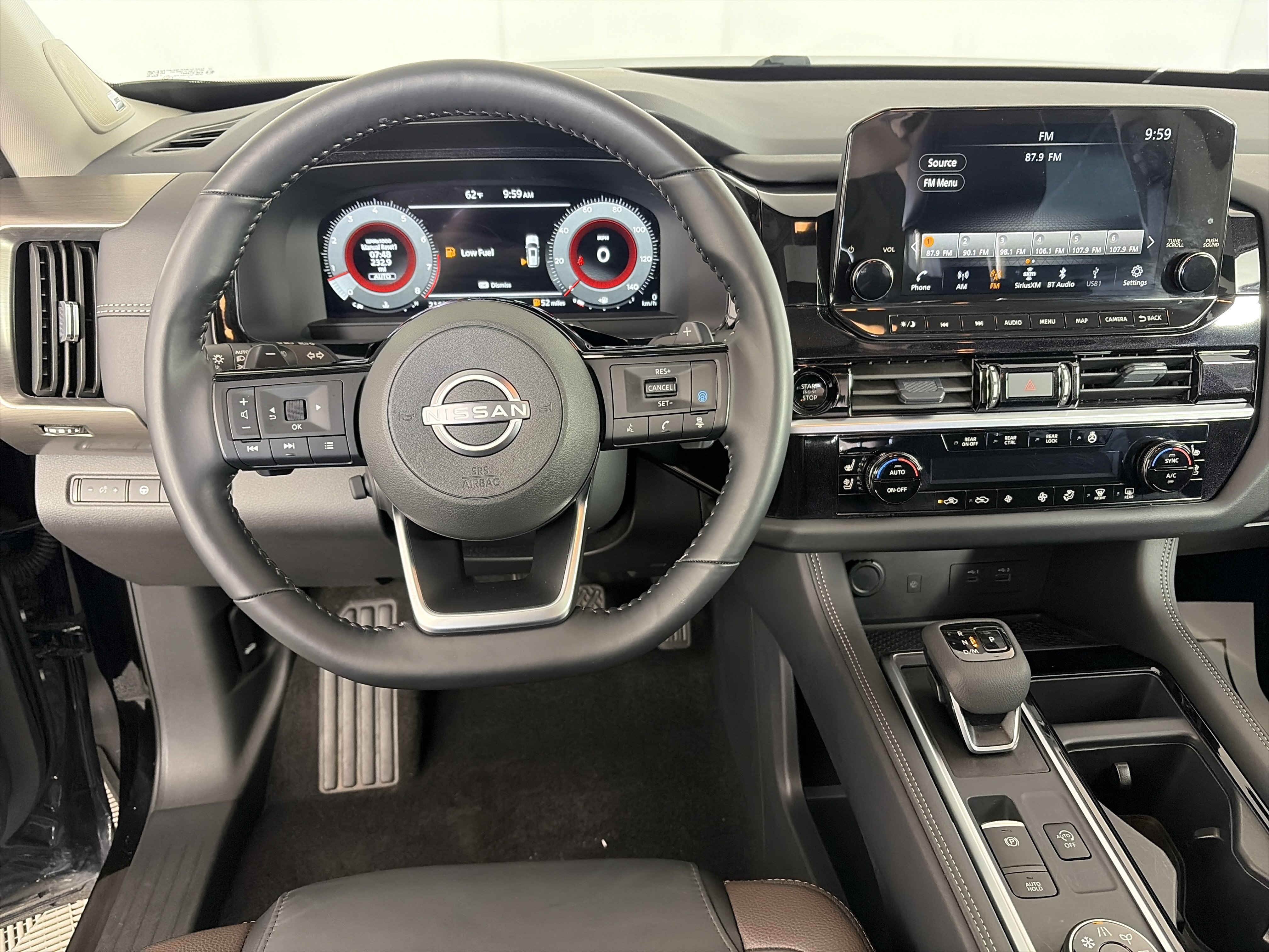 Certified 2025 Nissan Pathfinder Platinum w/ Lighting Package (N93) AWD/4WD image 17