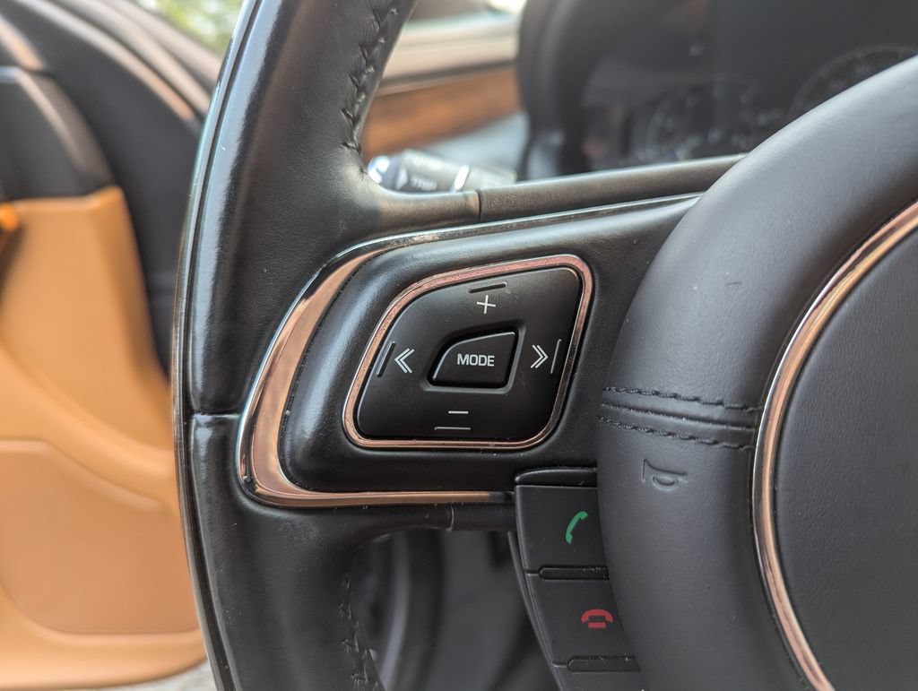 Used 2017 Jaguar XJ L Supercharged RWD image 18