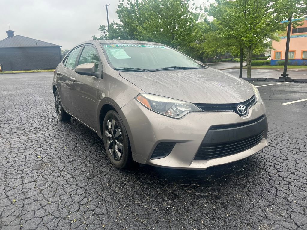 Used 2014 Toyota Corolla LE FWD image 2