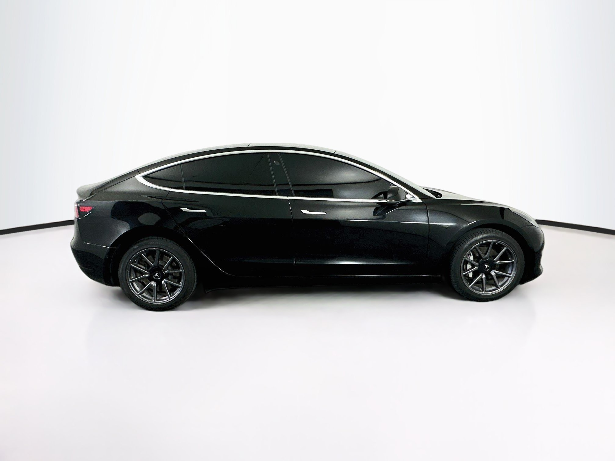 Used 2019 Tesla Model 3 Standard Range Plus RWD image 10