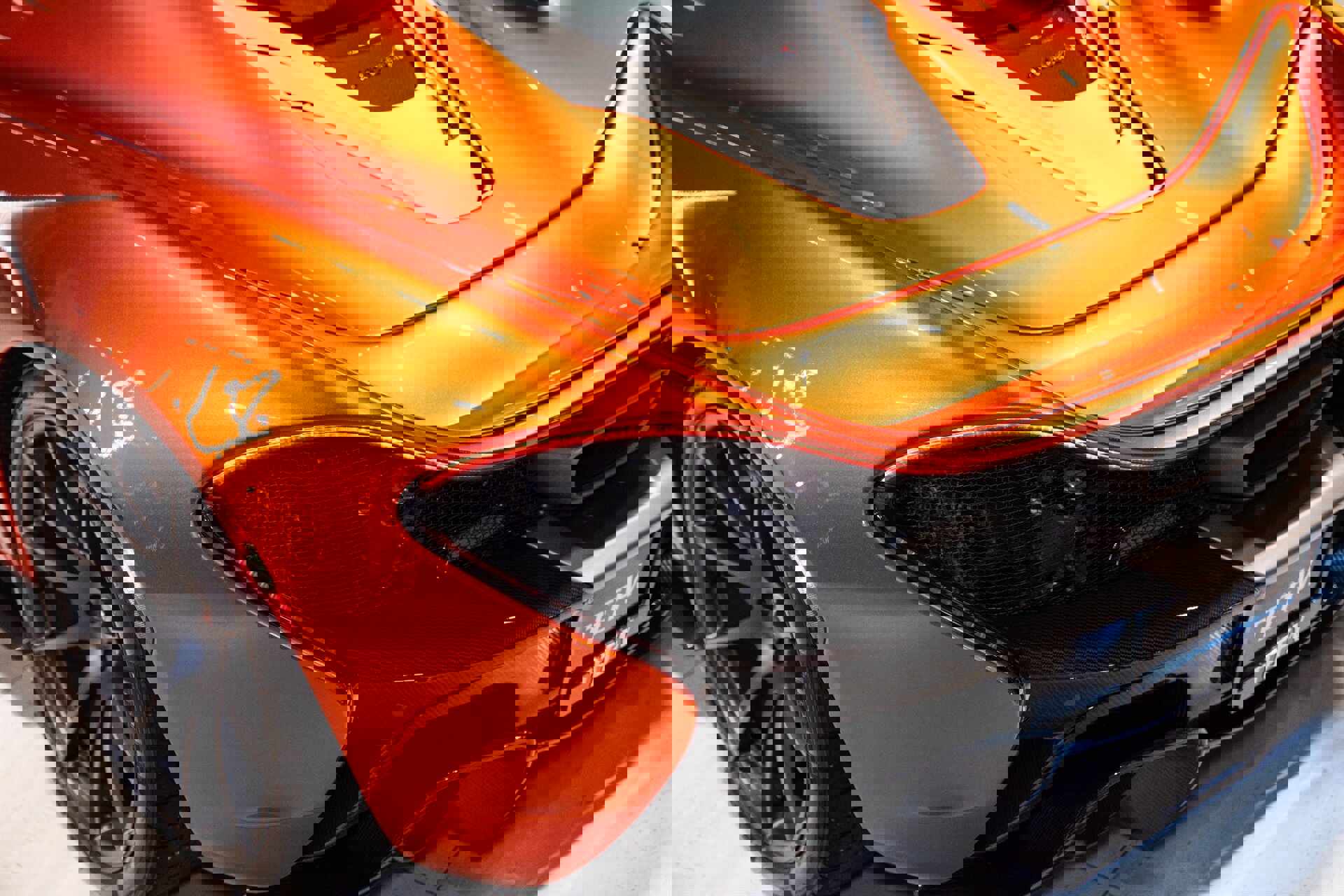 Used 2014 McLaren P1 image 20