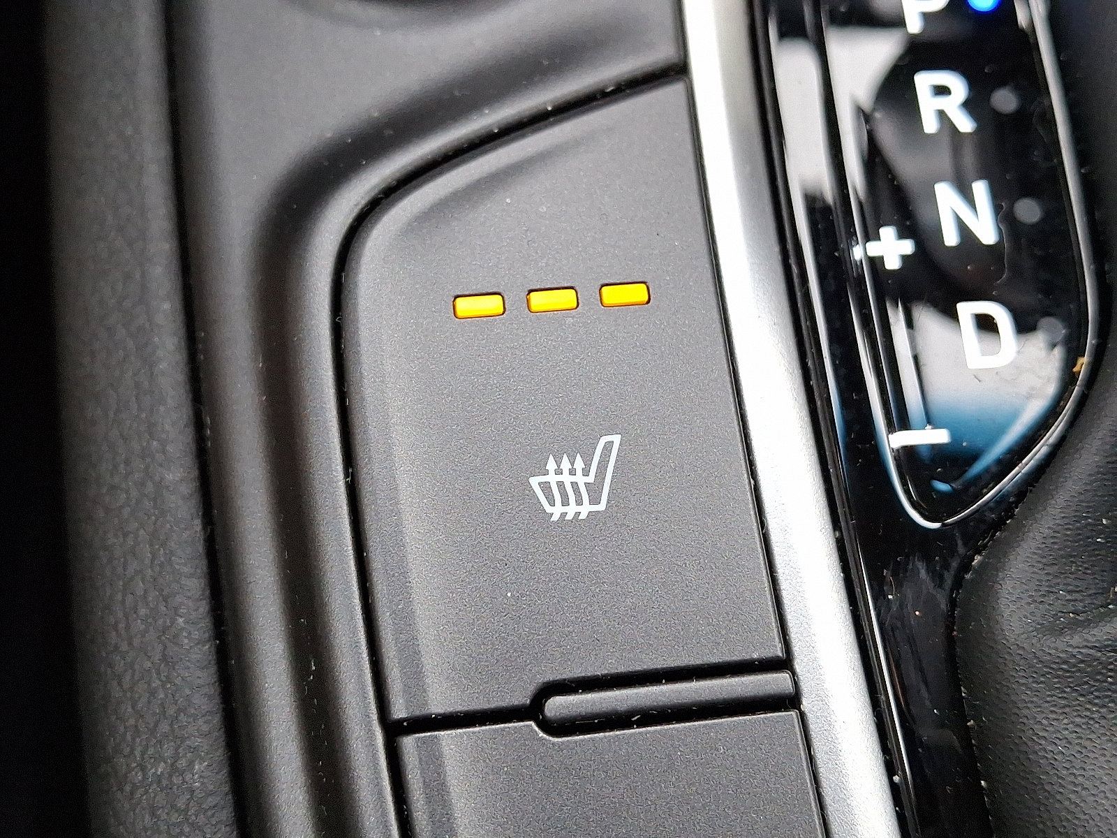 Certified 2021 Hyundai Kona Limited w/ Cargo Package image 23