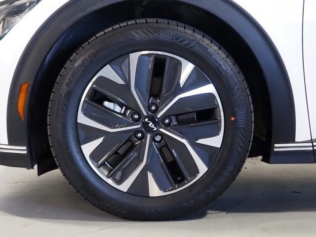 Used 2024 Kia EV6 Light Long Range RWD image 48
