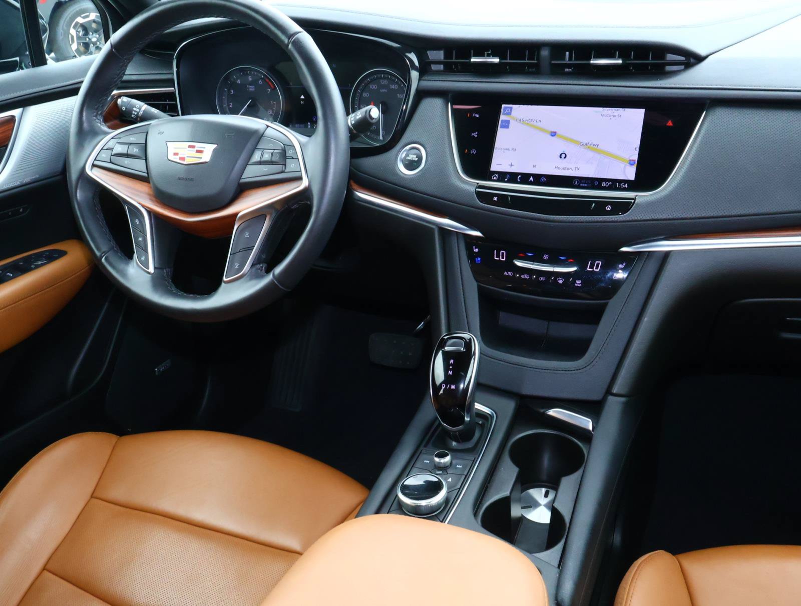 Used 2024 Cadillac XT5 Premium Luxury w/ Technology Package FWD image 10