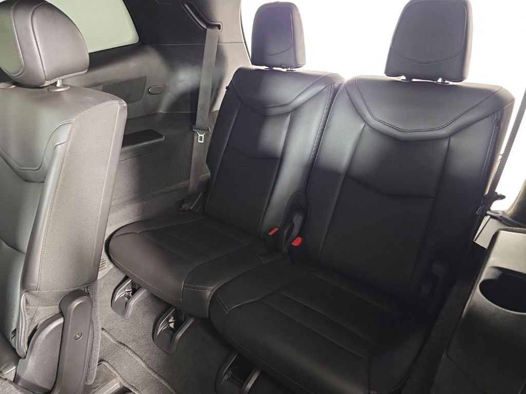 Used 2023 Cadillac XT6 Luxury FWD image 32