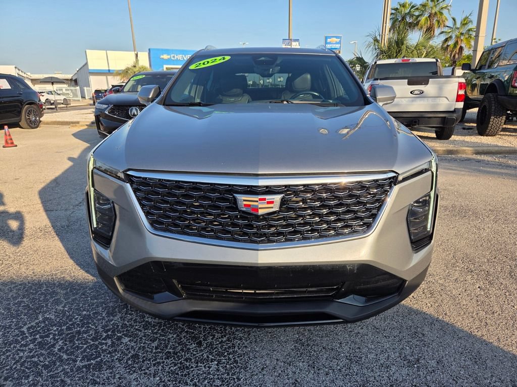 Used 2024 Cadillac XT4 Premium Luxury w/ Technology Package FWD image 21