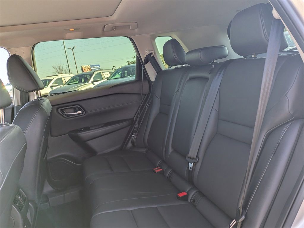 Used 2023 Nissan Rogue SL image 13