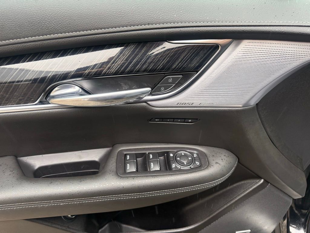 Used 2024 Cadillac XT6 Premium Luxury w/ Technology Package image 11