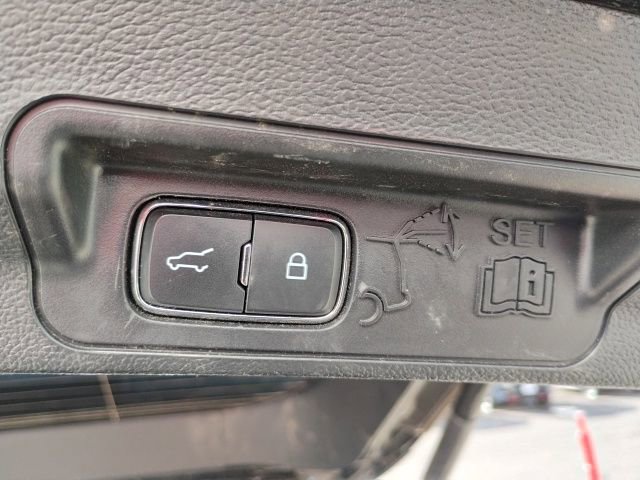 Used 2023 Ford Explorer XLT w/ Equipment Group 202A AWD/4WD image 12