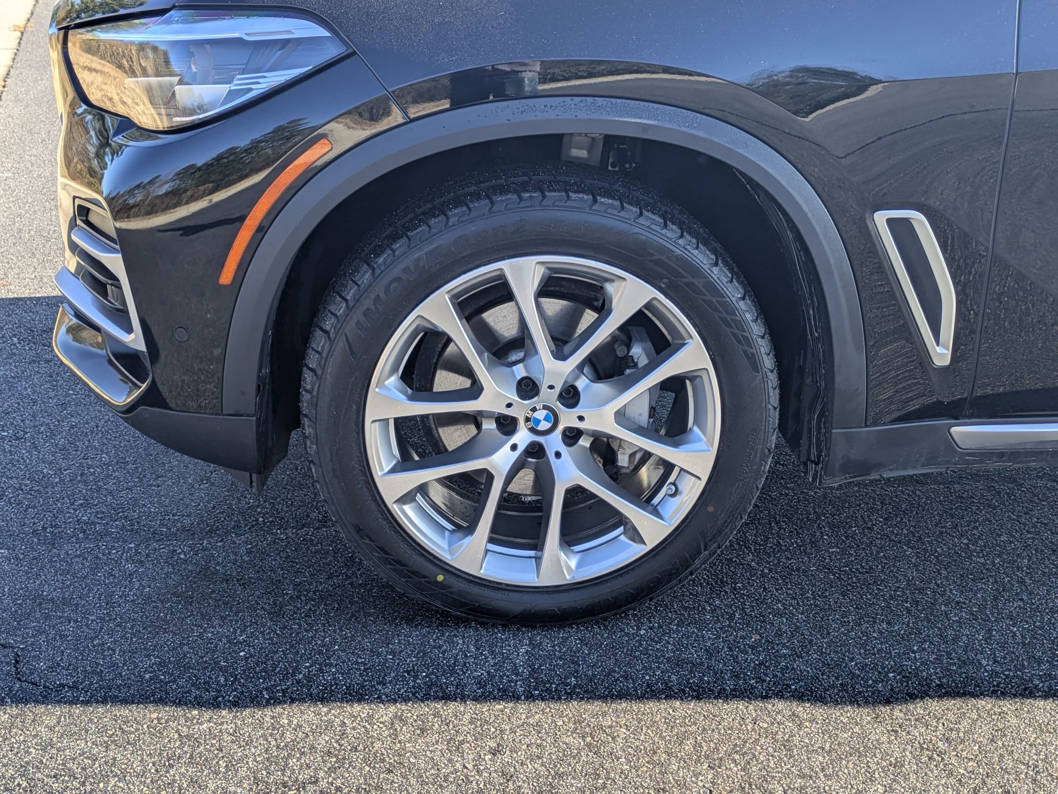 Used 2023 BMW X5 xDrive40i w/ Parking Assistance Package image 32