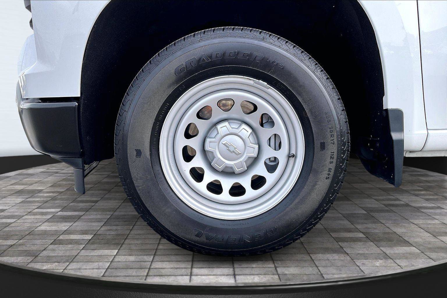 Used 2022 Chevrolet Silverado 1500 W/T w/ Trailering Package image 10